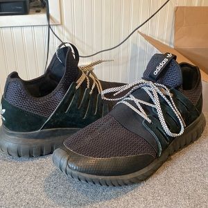 Black Adidas Sneakers